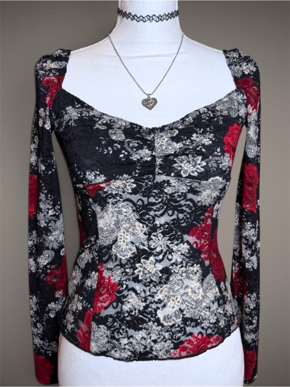 ROSE PATTERN LACE LONG SLEEVE TOP Y2K WHIMSY GOTH 🥀🖤